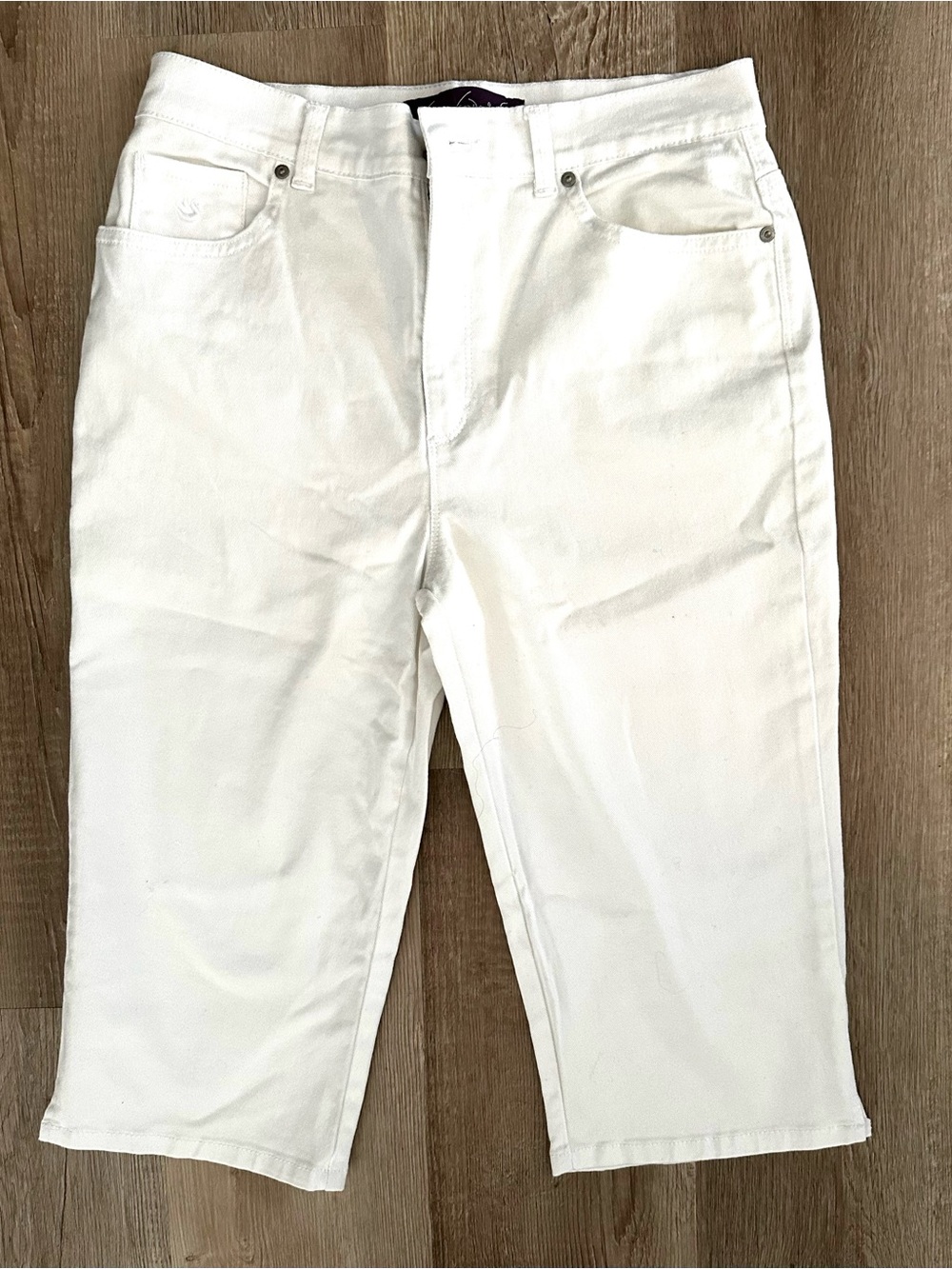 Gloria Vanderbilt Amanda White Denim Capris Size 10